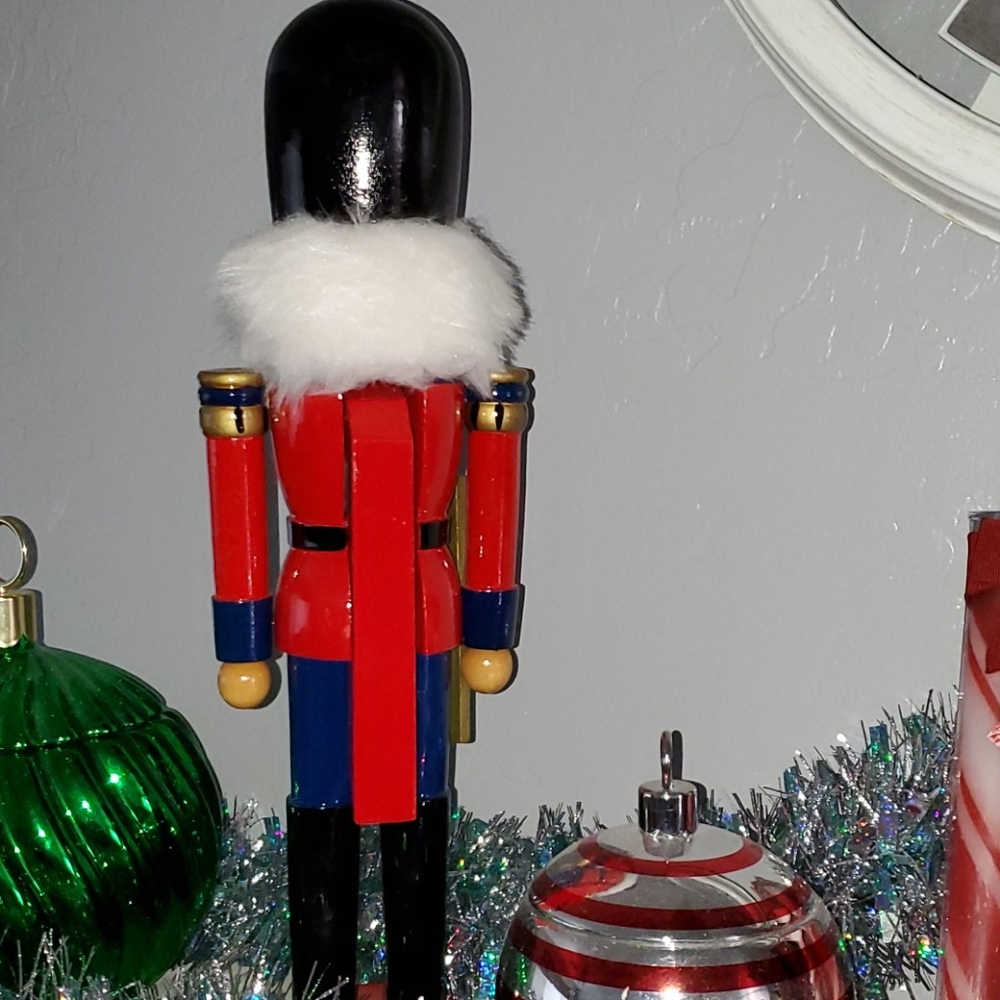 Nutcracker with Rifle - Picture 4 of 5
